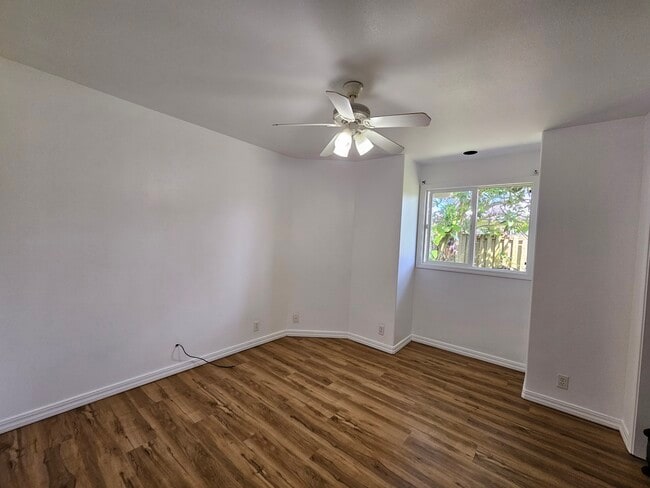 Building Photo - 15-1817-1817 14th Ave