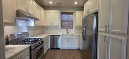Building Photo - 845 Bronze Ln