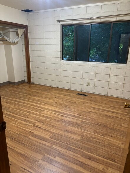 Building Photo - 70 W 700 N