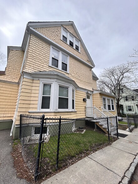 Building Photo - 17 Wadsworth St