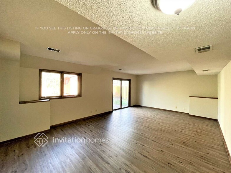Building Photo - 1609 Lakewood Dr N