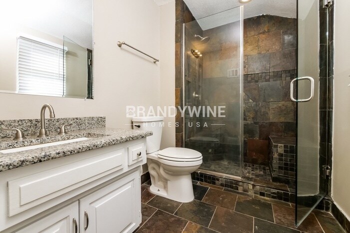 Building Photo - 6623 NW Sioux Dr