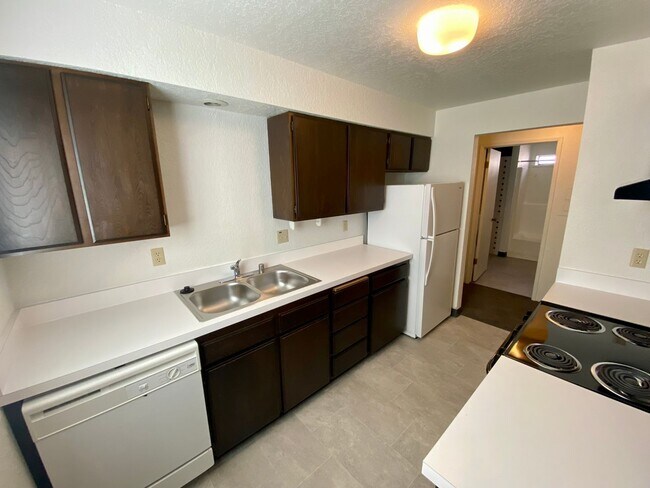 Building Photo - BF1211