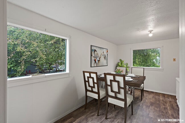 Building Photo - 1417 Karluk St