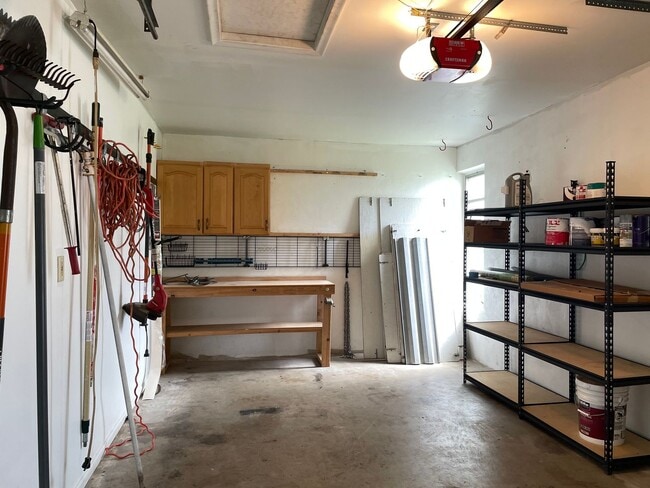 Building Photo - Easy Living in Palm Beach Gardens—Minutes ...