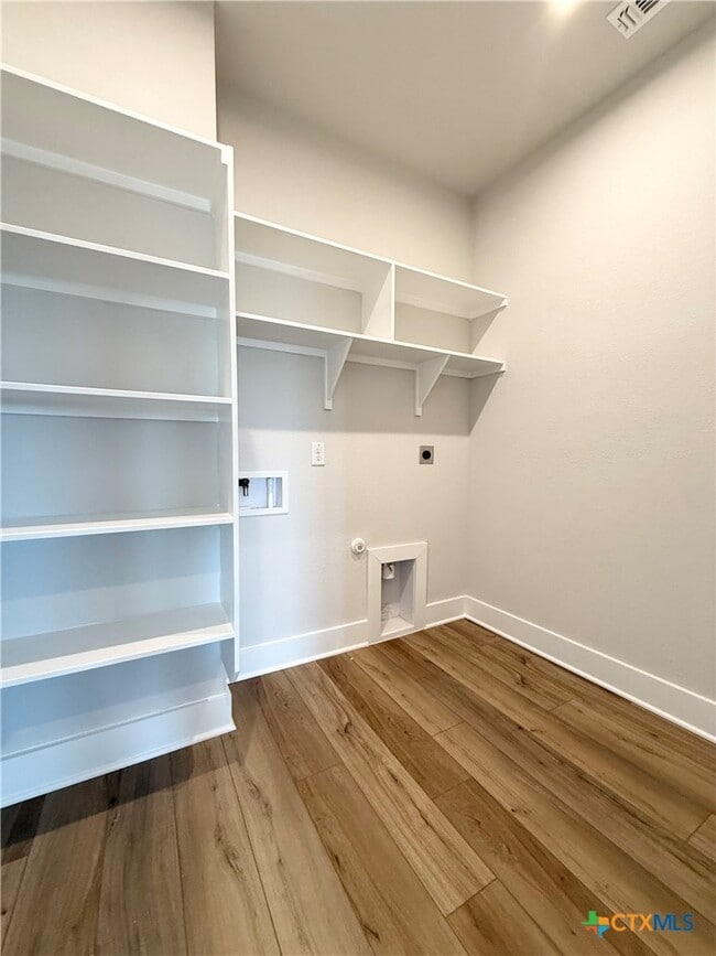 Building Photo - 4561 Allison Dr