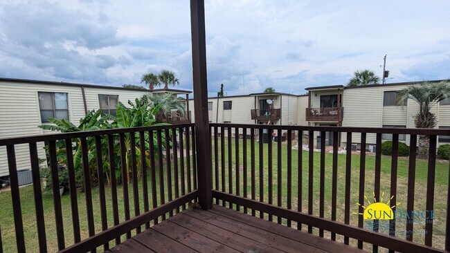 Building Photo - 2-Bedroom Condo with Direct Water Access and Scenic Views!