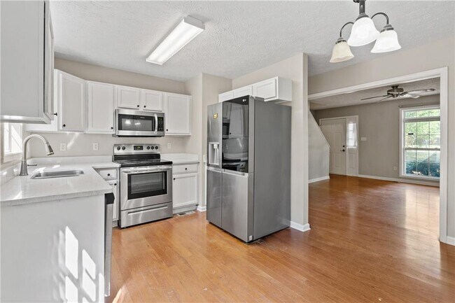 Building Photo - 1333 Laura Ln