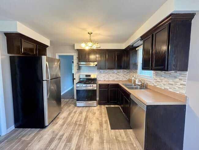 Building Photo - Country Ranch Available Now!