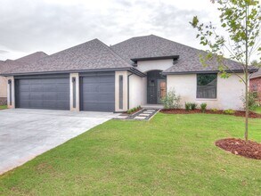 Building Photo - Modern Home in Edmond Schools - 4 bedrooms...