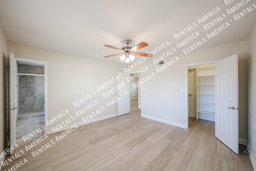 Building Photo - 11621 N 30th St