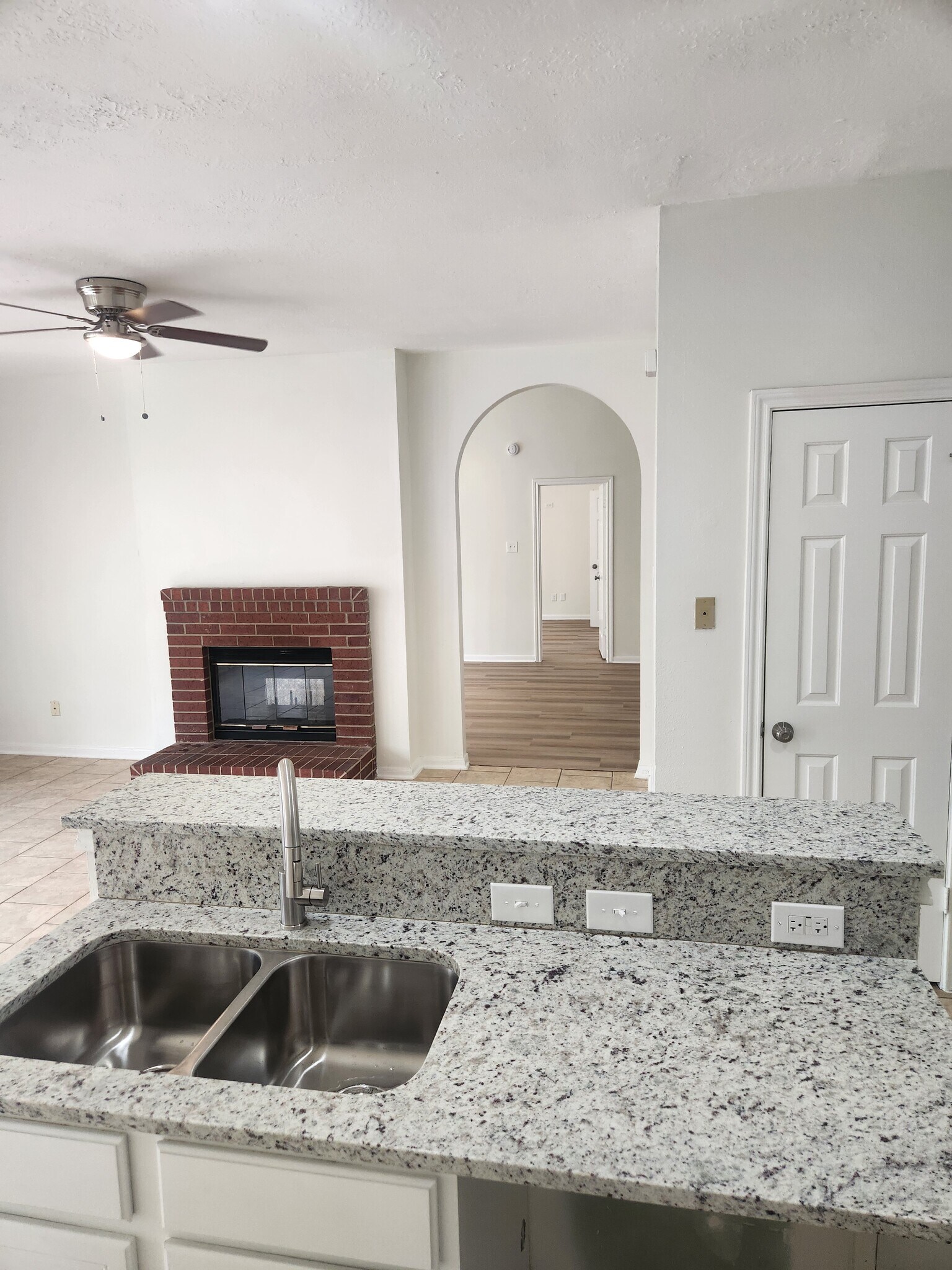 Building Photo - 13778 Sablesprings Ln
