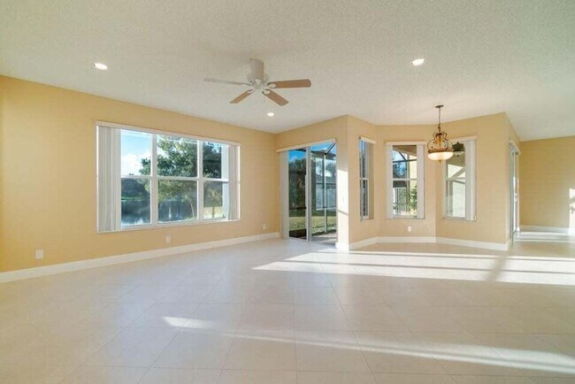 Building Photo - 7227 Chesapeake Cir