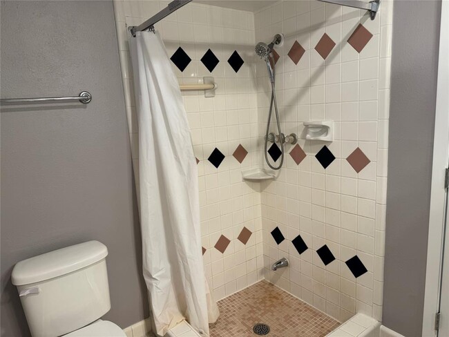 Building Photo - 15538 Baybrook Dr
