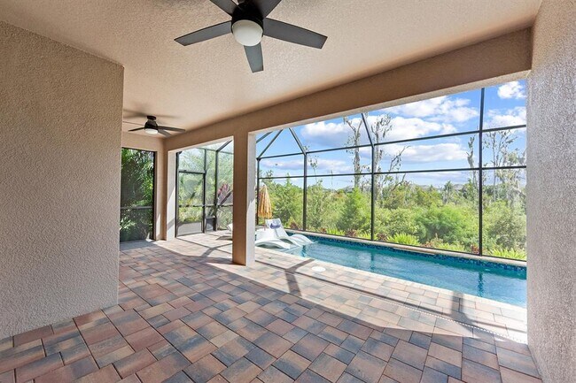 Building Photo - 14265 17th Ct E