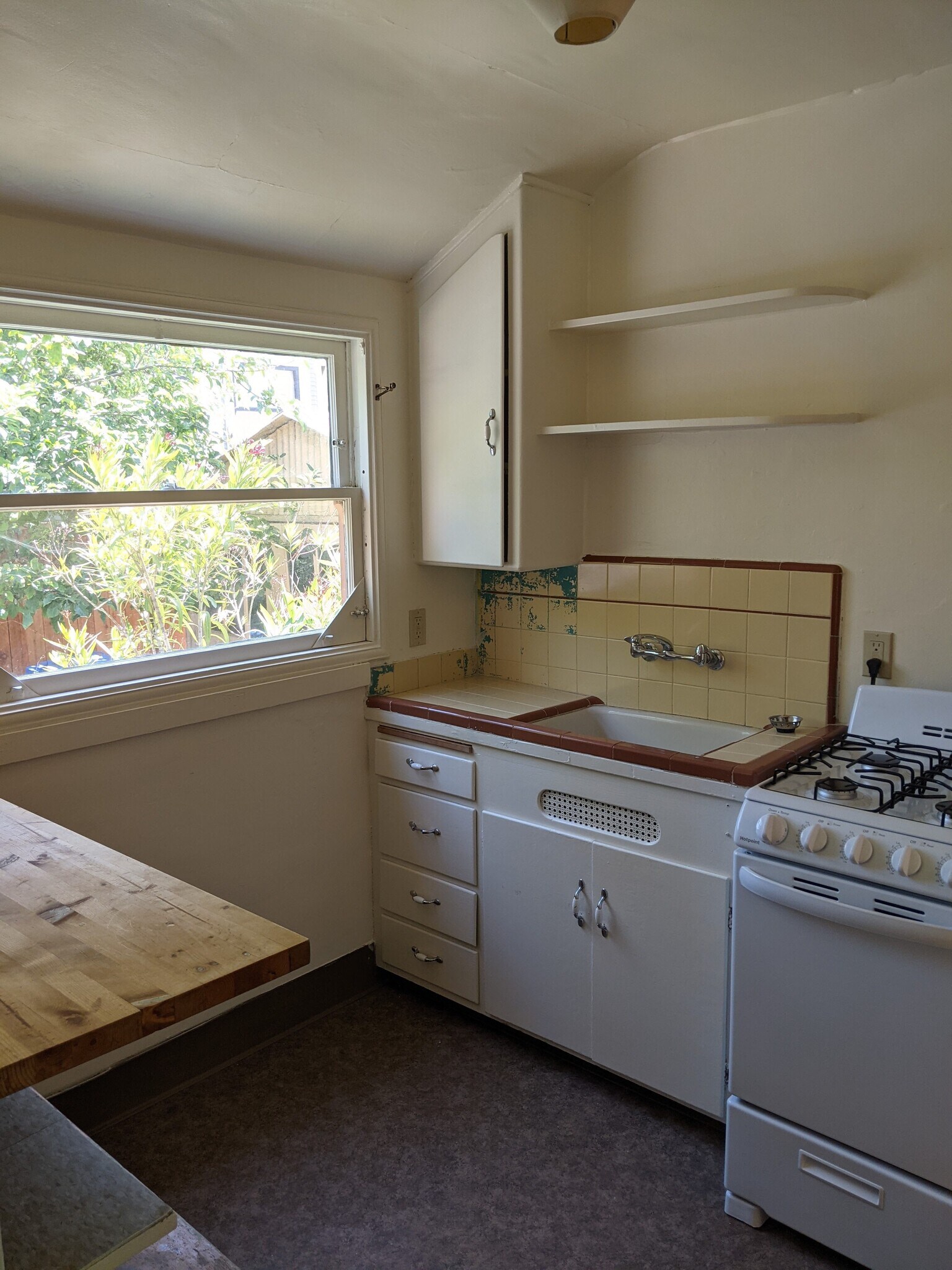 Kitchen - 2801 Fulton St