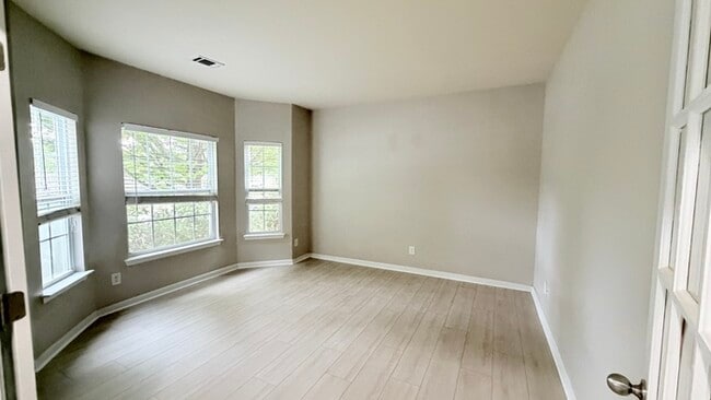 Building Photo - 765 Rockbass Rd