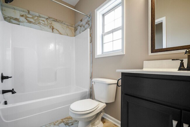 Building Photo - Pet Friendly Four Bedroom!