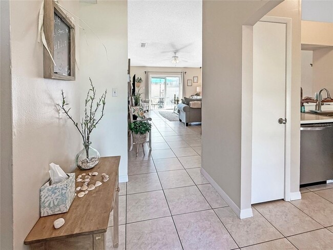 Building Photo - 5204 Lonesome Dove Dr