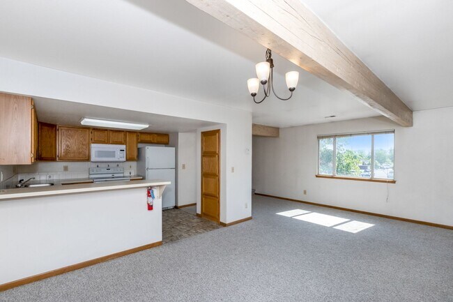 Building Photo - 1117 11th Ave