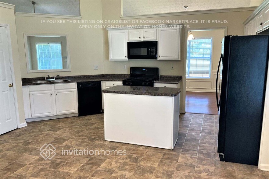 Building Photo - 1429 Fall River Dr