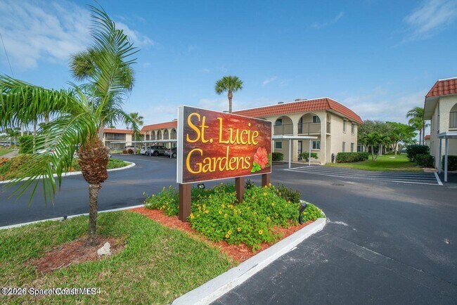 Building Photo - 201 St Lucie Ln