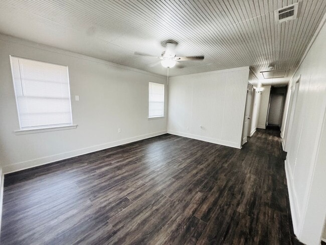 Building Photo - 1955 Rice Dr