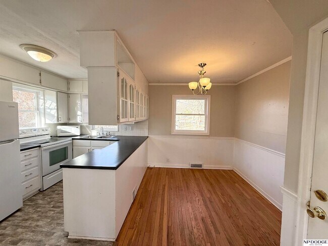 Building Photo - 5220 Mason St