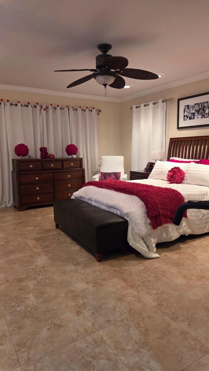 Building Photo - 4705 Holly Dr