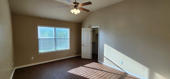 Building Photo - Gorgeous 2 bed/2 bath near Bunny Trail in Killeen!