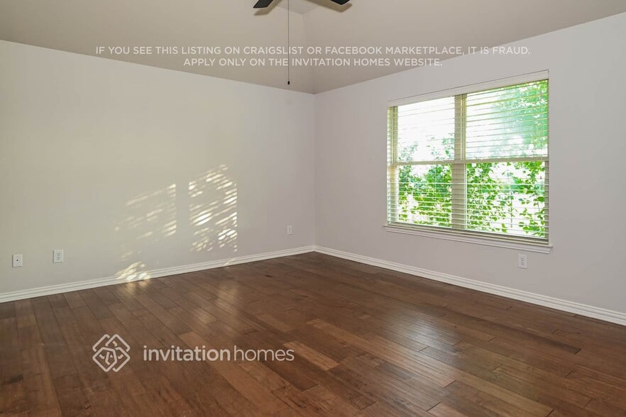 Building Photo - 807 Miramar Dr