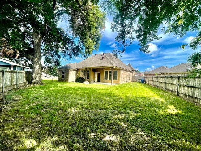 Building Photo - 115 Barataria Dr