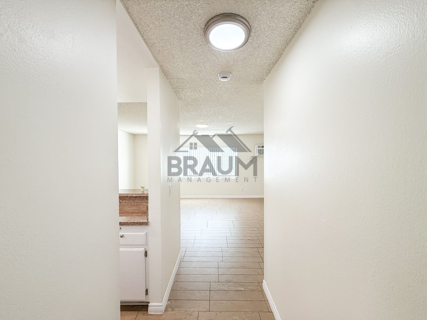 Building Photo - 6612 Sylmar Ave