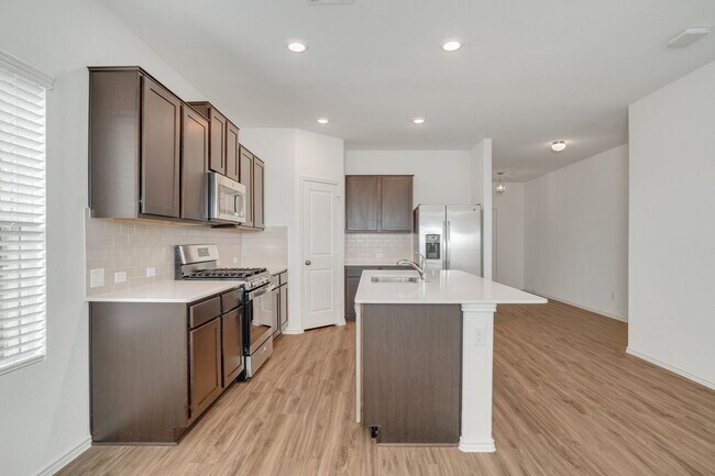 Building Photo - 704 Mallow Rd