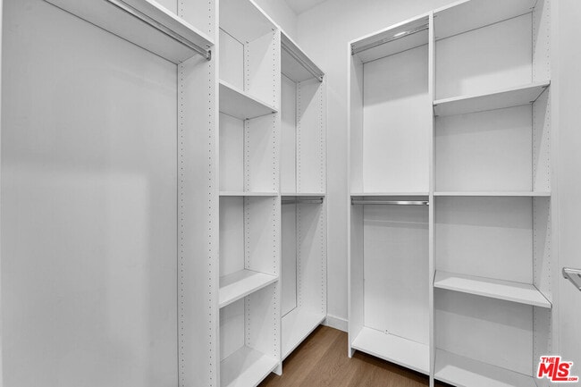 Building Photo - 8702 Silver Way