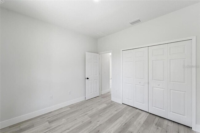 Building Photo - 3286 W Crandon Dr