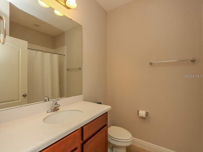 Building Photo - 15537 Honeybell Dr