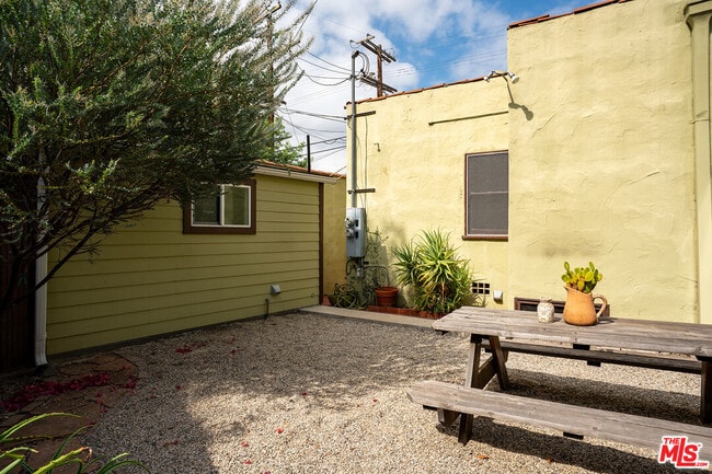 Building Photo - 3104 Silver Lake Blvd