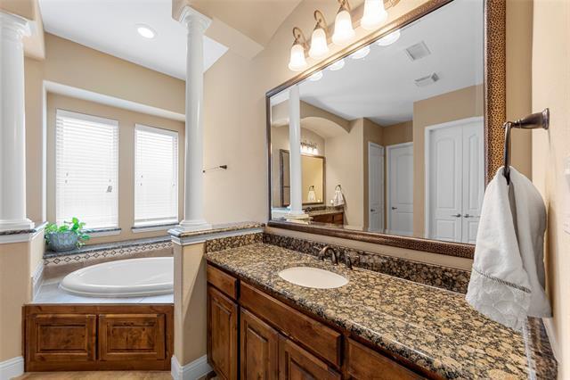 Building Photo - 11184 Powder Horn Ln