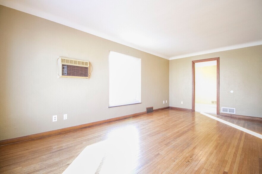 Building Photo - 3941 Torrance Dr