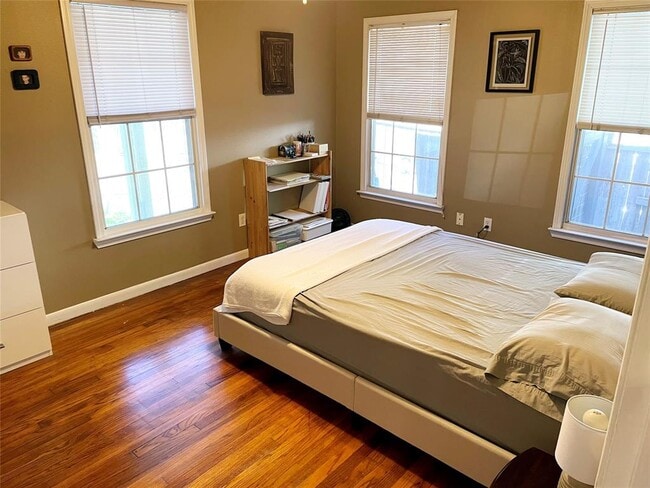 Building Photo - 1131 Ebert Ave