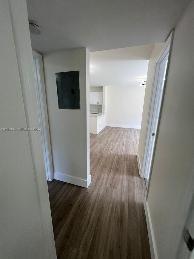 Building Photo - 2685 W 66th St