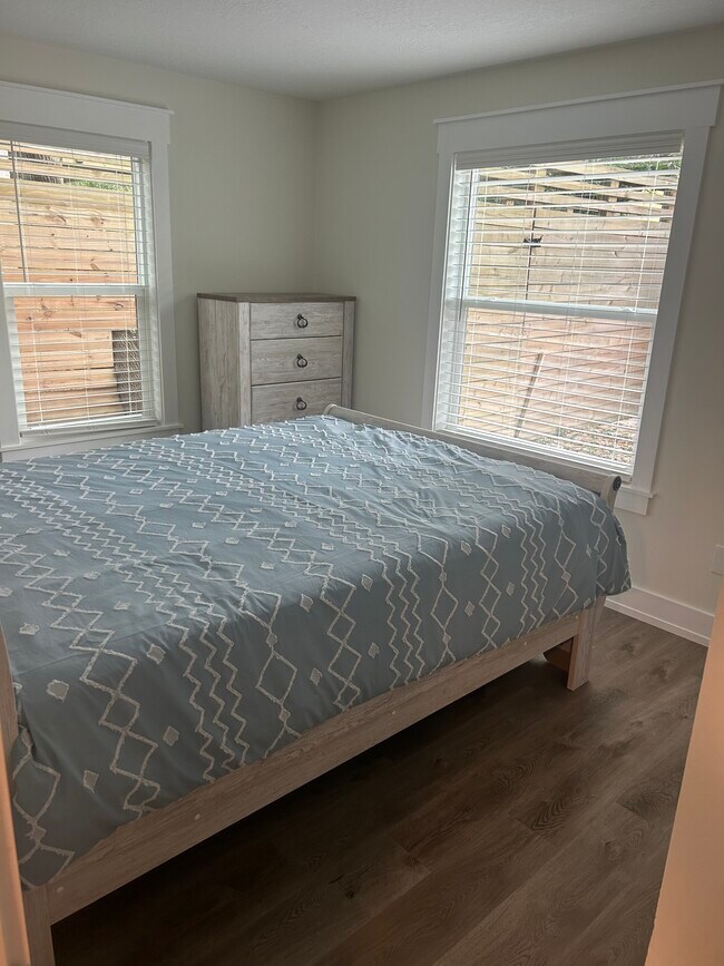 Building Photo - 208 A St