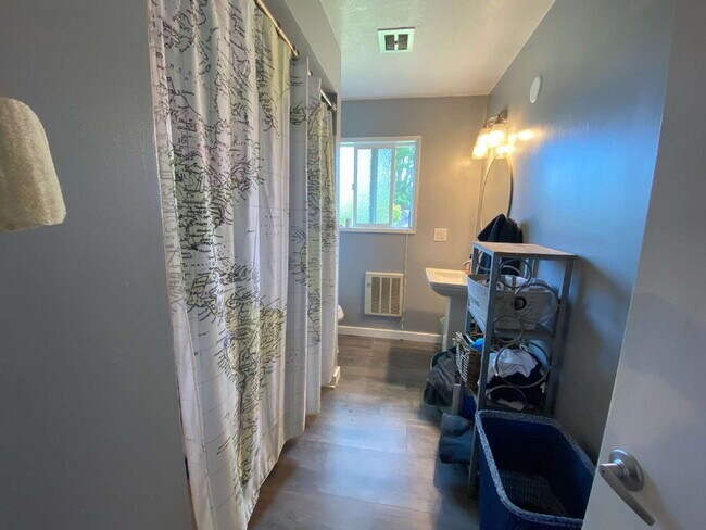 Building Photo - Spectacular Panoramic View at this 5-bed, ...
