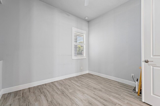 Building Photo - 2298 SE Pear Ln