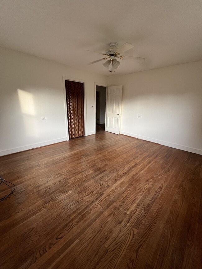 Building Photo - 215 Richmond Ave