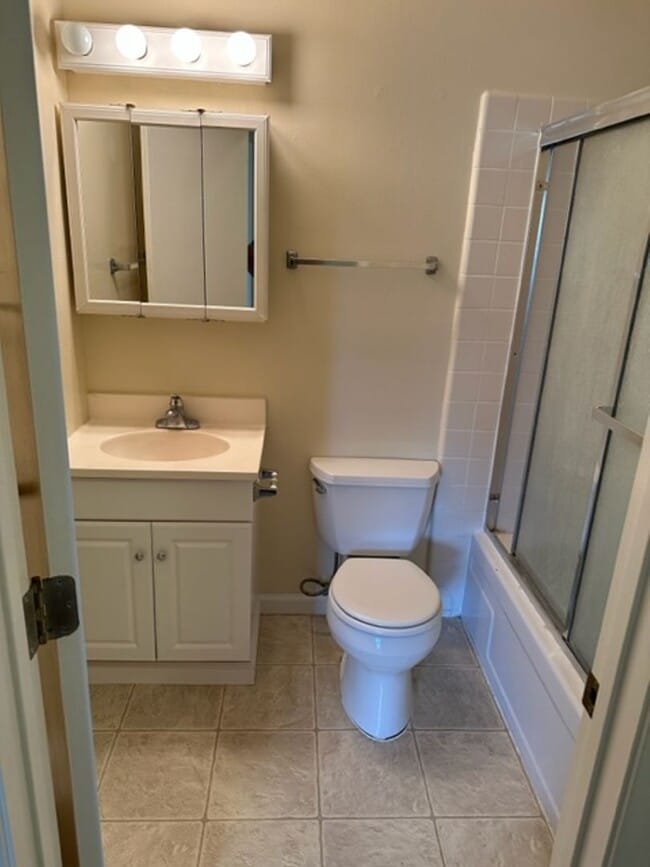 Building Photo - Capitola Shores, 2bd. 1ba. Two-level condo.