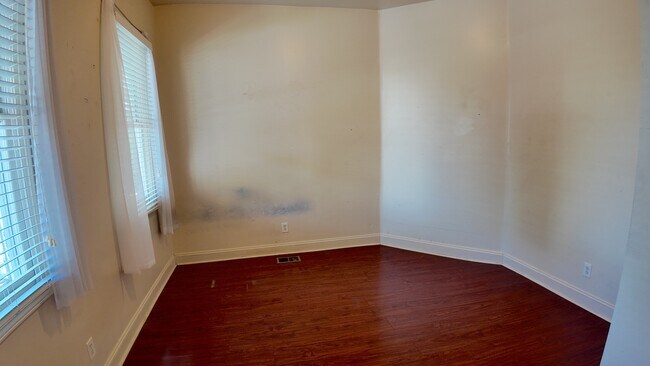 Building Photo - 309 W 41st St