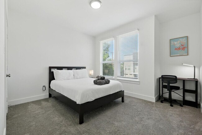 Building Photo - 3129 Rutz St