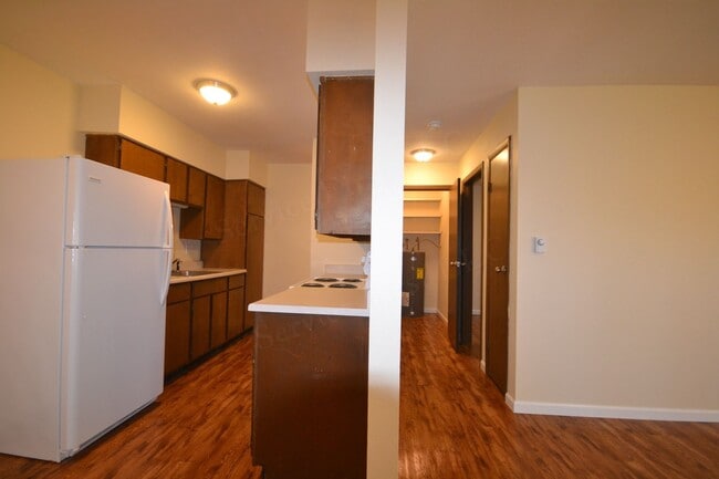 Building Photo - Longton Apartments